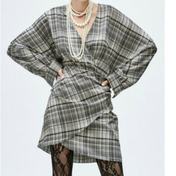 ZARA Women's Gray Plaid Dress With Dolman Sleeve. Size M - Picture 2 of 12